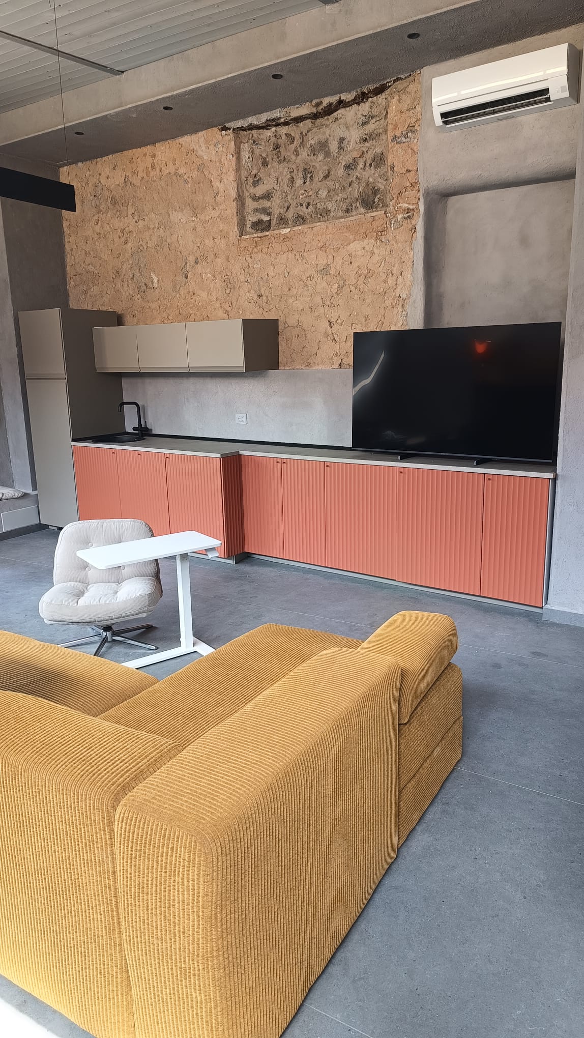 Postazione con Schermo TV